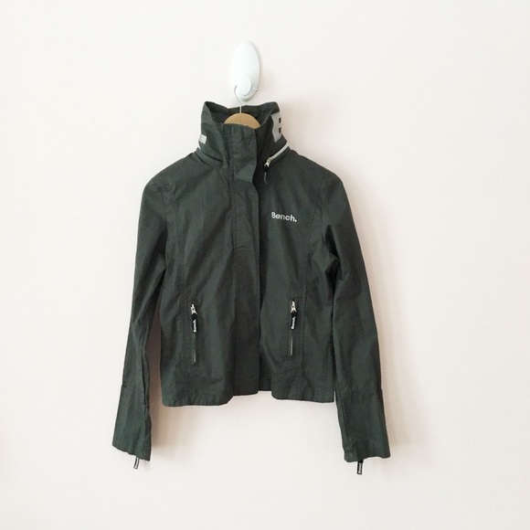 Ladies Bench Water Resistant Zip Up Jacket Size M - Picture 1 of 5